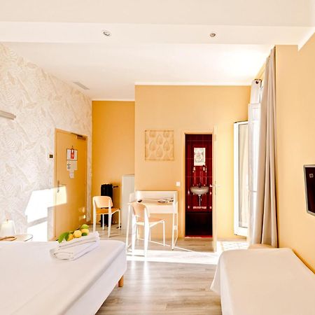 Hotel Lemon Ментона Екстериор снимка