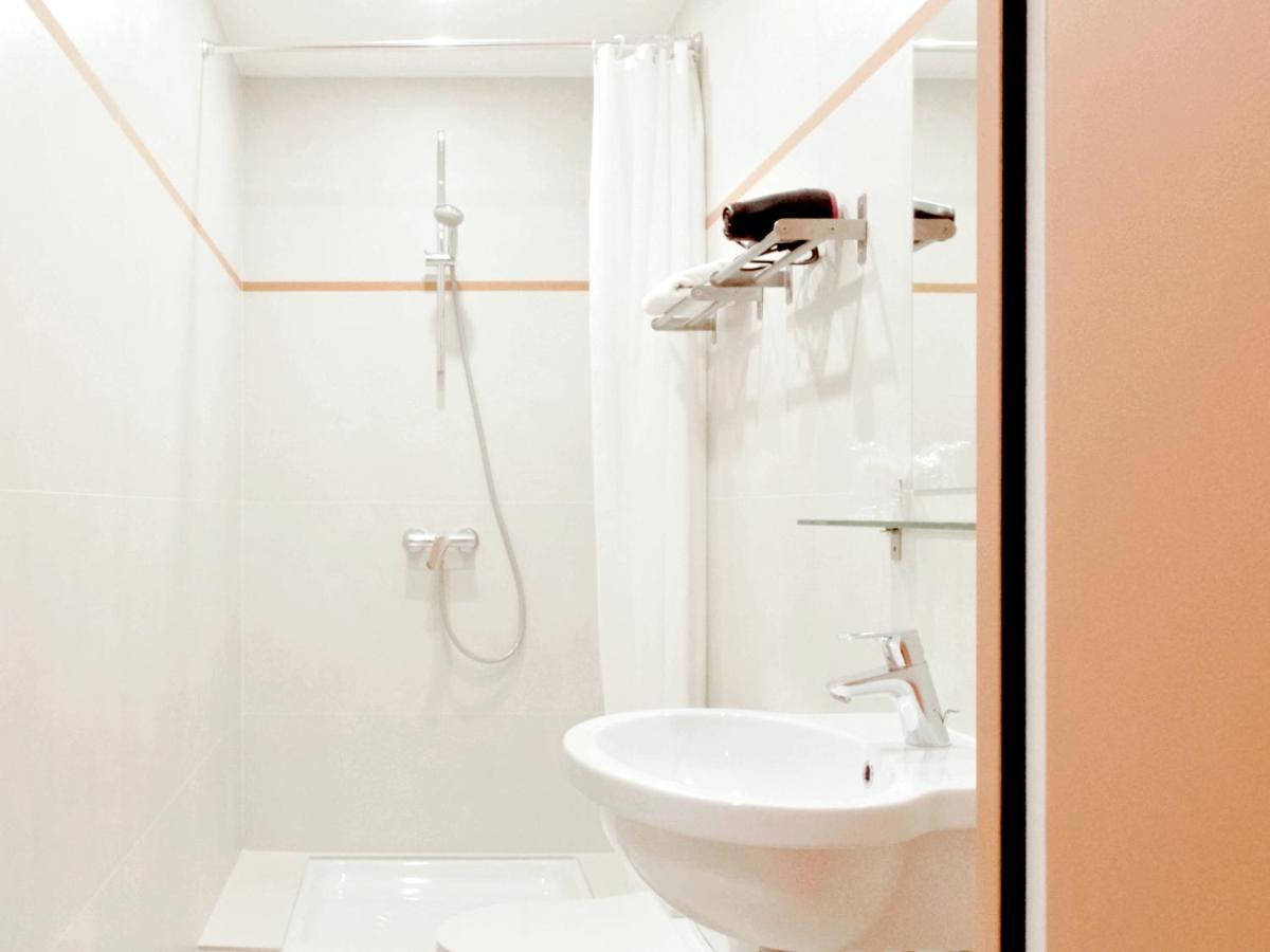 Hotel Lemon Ментона Екстериор снимка